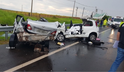 Sobreviventes de acidente com duas mortes na SP-333, em Marília, continuam em estado grave