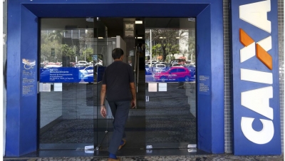 Caixa abre duas horas mais cedo a partir de hoje