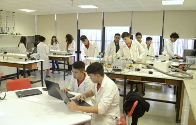 Desafio do próximo presidente é melhorar qualidade do ensino no país