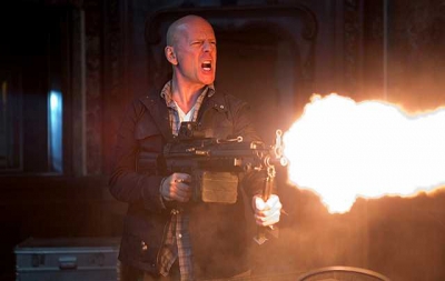 Set de filme com Bruce Willis pega fogo; um bombeiro morreu e dois ficaram feridos