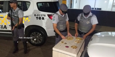 Polícia Rodoviária recupera pedras preciosas e ouro roubados de joalheria na região