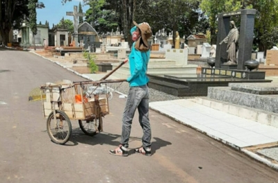 Mariliense divulga na internet, com bom humor, trabalho que faz no cemitério