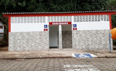 Lago de Garça ganha banheiros reformados após ações de entidades