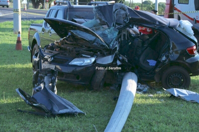 Grave acidente na BR-153 envolve caminhonete de Marília.