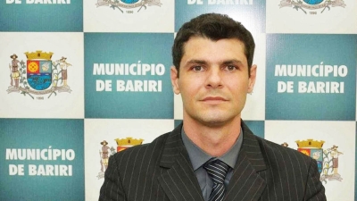 PSDB expulsa prefeito de Bariri suspeito de abusar de menina 