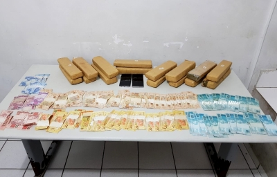 Polícia Militar prende trio com 16 tabletes de maconha na zona sul