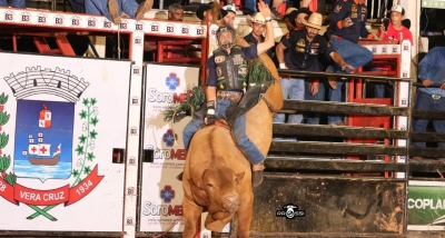 Vera Cruz retoma tradição do rodeio em grande estilo
