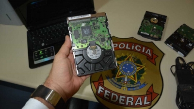 PF faz operação contra pornografia infantil em 7 estados e prende 18