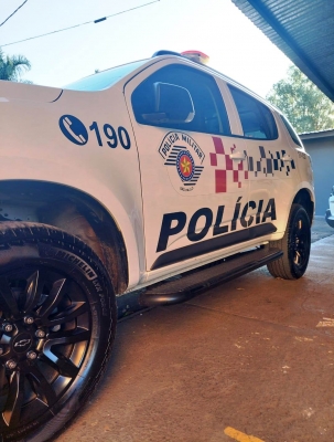 PM flagra motociclista embriagado com drogas na SP-333