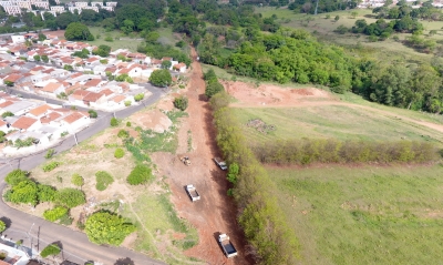 Prefeitura inicia pavimentação completa da Estrada do Pombo