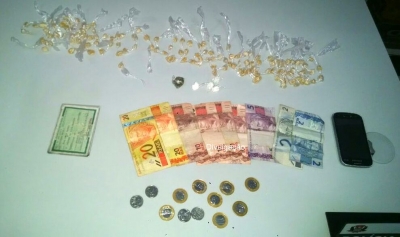 Trio é preso por tráfico