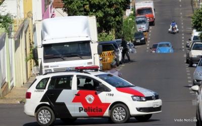 Dois acidentes na mesma rua quase ao mesmo tempo