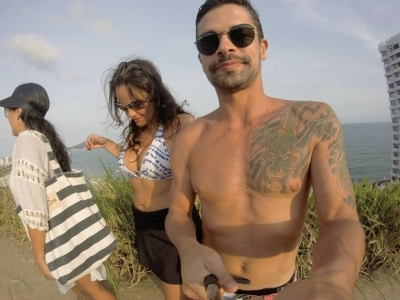 Jovem resgata câmera perdida há um ano e posta selfie para achar o dono