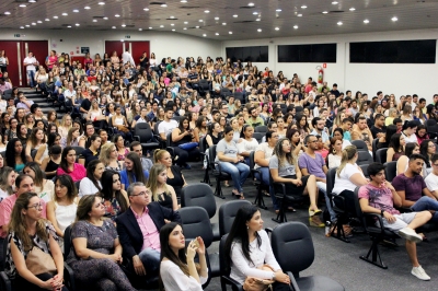 Alunos e docentes de Medicina e Enfermagem recebem profissionais em palestras de atualização