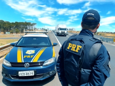 Maio Amarelo: PRF alerta para os perigos das ultrapassagens indevidas