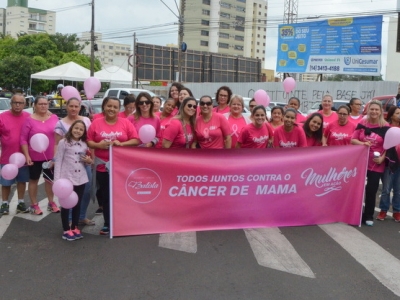 Campanha leva centenas de pessoas às ruas e reforça importância do diagnóstico precoce