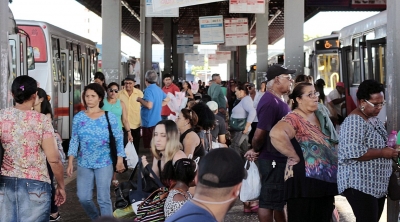 TRANSPORTE COLETIVO: Tarifa congelada há quatro anos coloca sistema de ônibus em colapso iminente