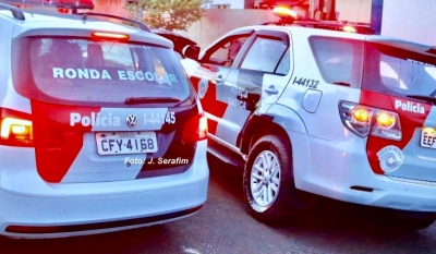 Rapaz coloca faca no pescoço de mulher durante assalto na região