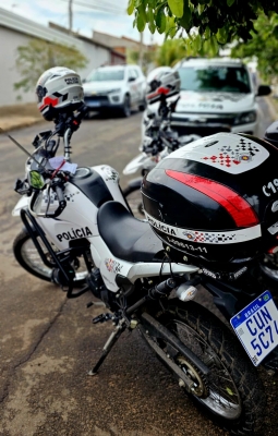 Polícia Militar prende casal com drogas e dinheiro na zona Norte