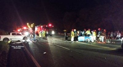 Colisão frontal entre veículos deixa um morto e dois feridos graves