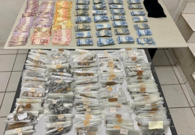 Trio é preso após furtar dinheiro de supermercado em Marília