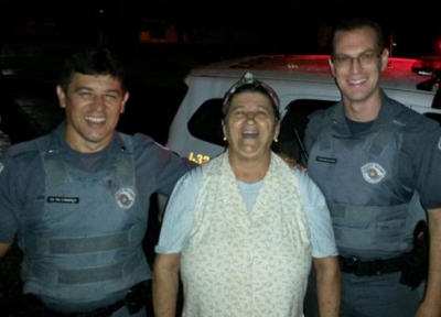 Rapaz perde o celular, e policiais encontram o dono