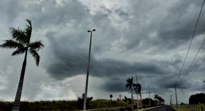 Fim de semana tem previsão de chuva forte em Marília e região