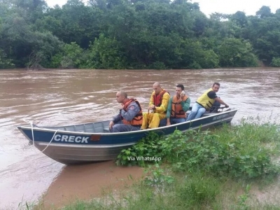 Homens desaparecem após barco virar em rio