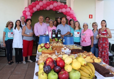 Outubro Rosa é o tema da 11ª edição do "Café com Amor" da Oncologia da Santa Casa de Marília
