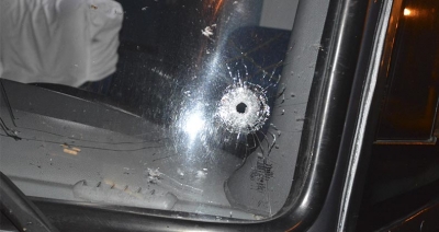 Criminosos tentam roubar ônibus de sacoleiros e atingem motorista com tiro