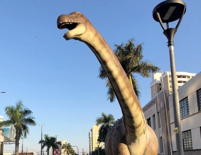 Museu de Marília recebe réplicas de dinossauros