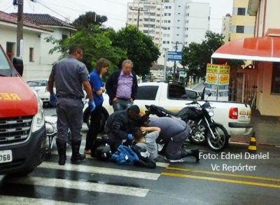Acidente fere motociclista no centro