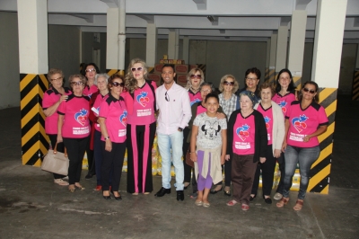 Sem ajuda da Prefeitura, Fundo Social compra cestas com o próprio dinheiro