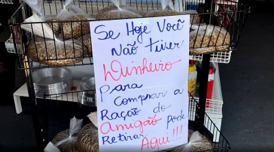 Solidariedade: clínica veterinária de Marília faz doação de ração para cachorros