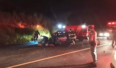 Batida frontal entre dois carros mata quatro pessoas em rodovia da região