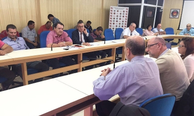 Negociações emperram e 3.500 trabalhadores em Marília aguardam reajuste salarial