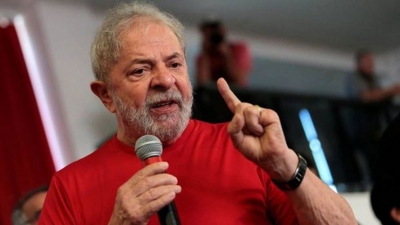 Lula só deve se entregar amanhã, após missa em homenagem à dona Marisa