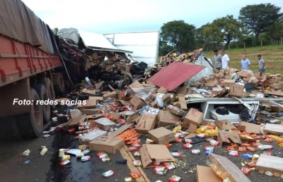 Acidente entre carreta e caminhão mata duas pessoas, na região