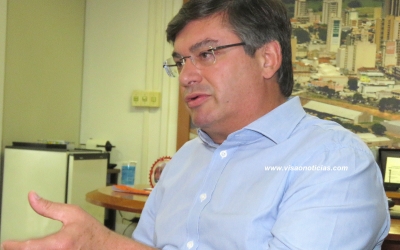 Prefeitura apresenta 2 propostas à servidores