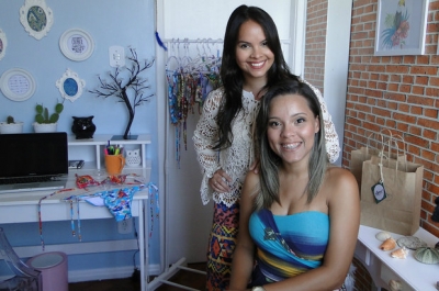Amigas criam marca de biquíni com R$2 mil e apostam no e-commerce