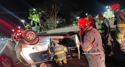 Motorista fica gravemente ferido em acidente no Contorno em Marília 
