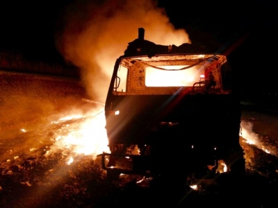 Caminhão pega fogo em rodovia na região