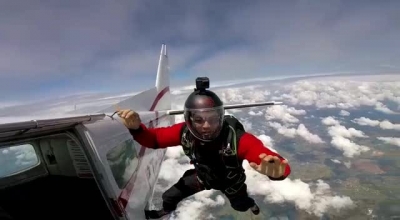 Paraquedista morre após cair em rodovia e ser atingido por carreta 