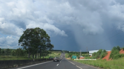Em dias de chuva, motoristas devem ficar mais atentos ao volante