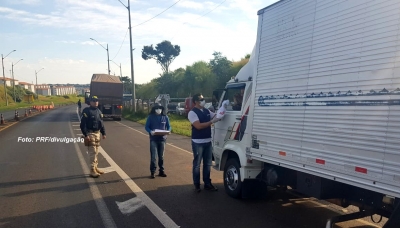 SEST SENAT faz ação para ajudar os caminhoneiros na BR-153 em Marília