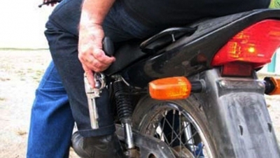 Dupla de moto rouba R$ 15 mil de empreiteiro na zona leste de Marília