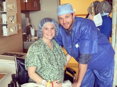 Mulher dá à luz cinco meninas de uma vez