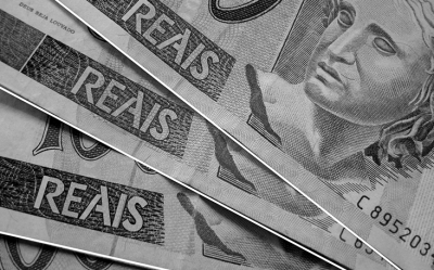 Atacado volta a gerar empregos após 10 meses de retrações