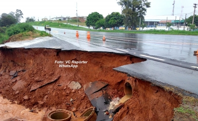 SP-294 pode ser totalmente interditada na região se chuva continuar