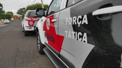 Quadrilha troca tiros com polícia após assalto a ônibus